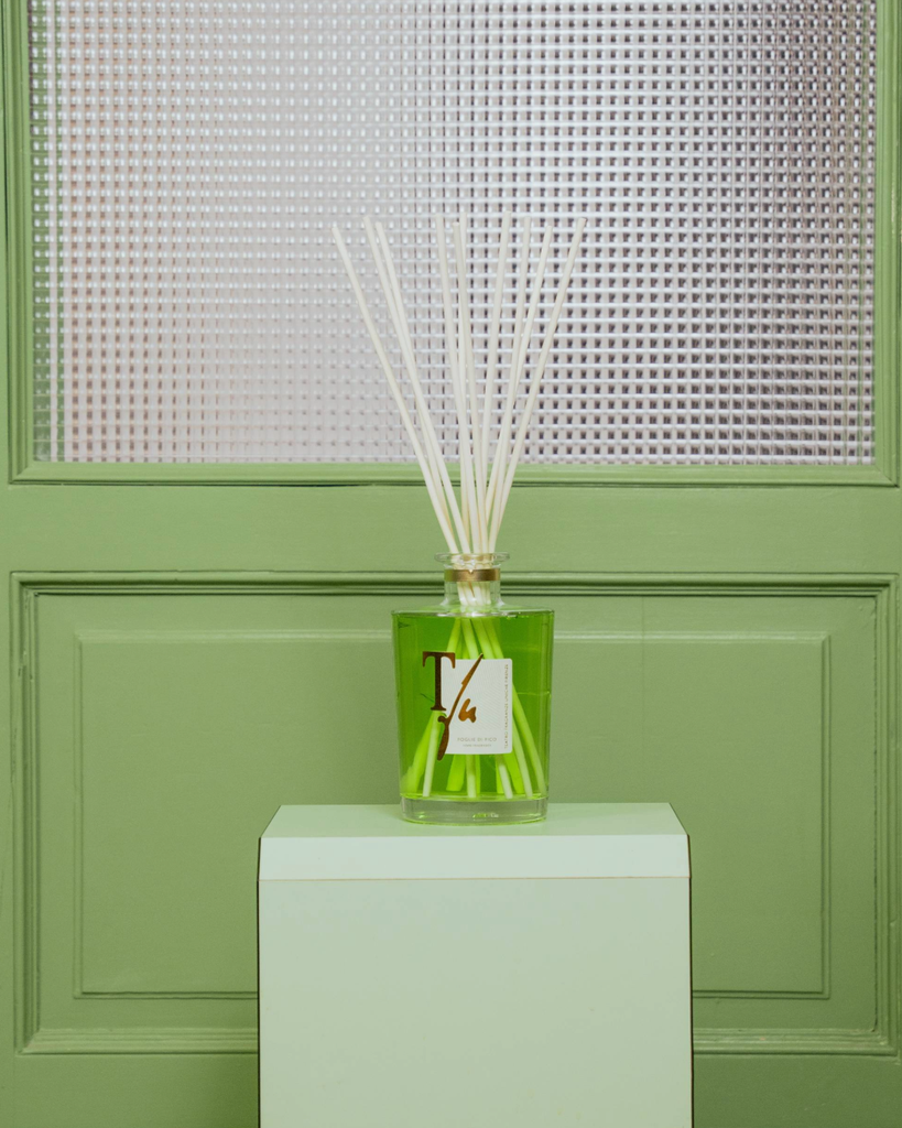Fig Leaves Transparent Vase Diffuser (Big)